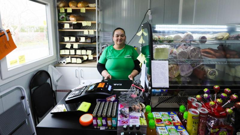 Kisboltok és hentesüzletek mostantól lehetőséget kapnak a Magyar Falu Program keretében, hogy pályázhassanak támogatásra. Ez a lehetőség új színt vihet a helyi közösségek életébe, és elősegítheti a hagyományos kereskedelmi formák megújulását.