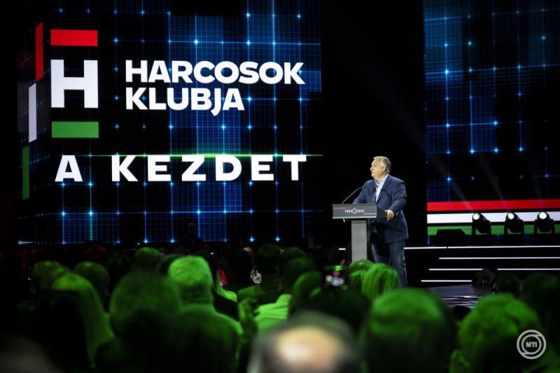 Orbán Viktor kijelentette, hogy Ukrajna NATO-hoz való csatlakozása azonnal háborús helyzetet idézne elő Oroszország irányába, ami a harmadik világháború kirobbanásának lehetőségét is magában hordozza.