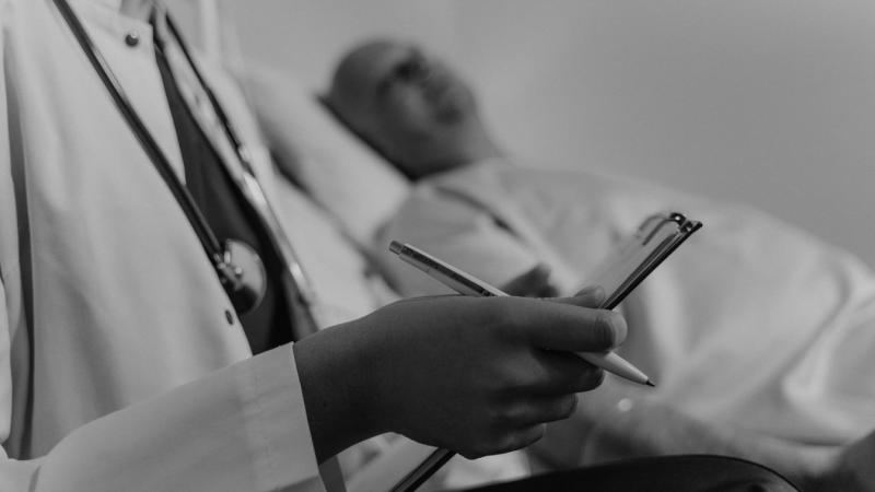A helyzet egyre aggasztóbbá válik: folyamatosan nő a légúti megbetegedések száma, és a hepatitis A-fertőzés is egyre gyakoribbá válik.