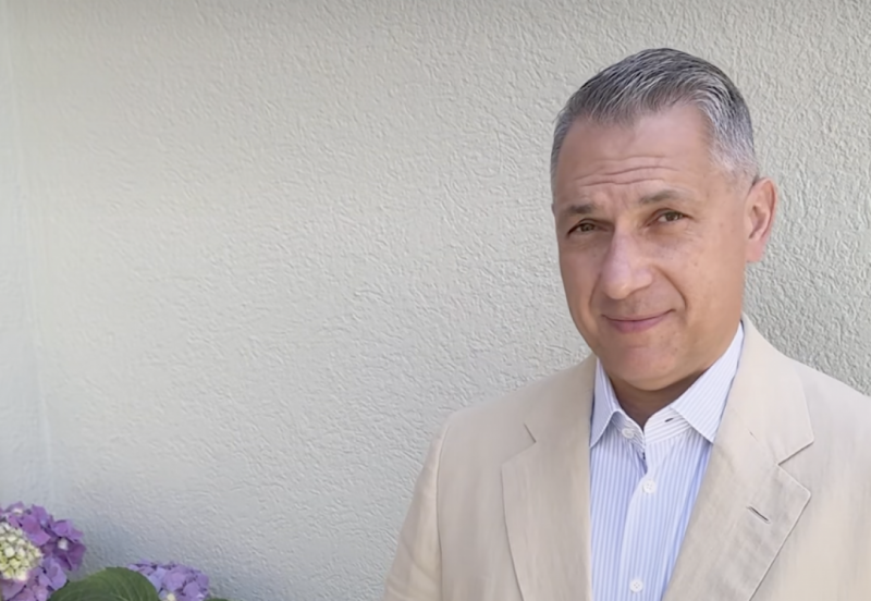 Lázár János úton van, hogy beszámoljon Orbán Viktornak arról, milyen élményekkel gazdagodott a fórumain.