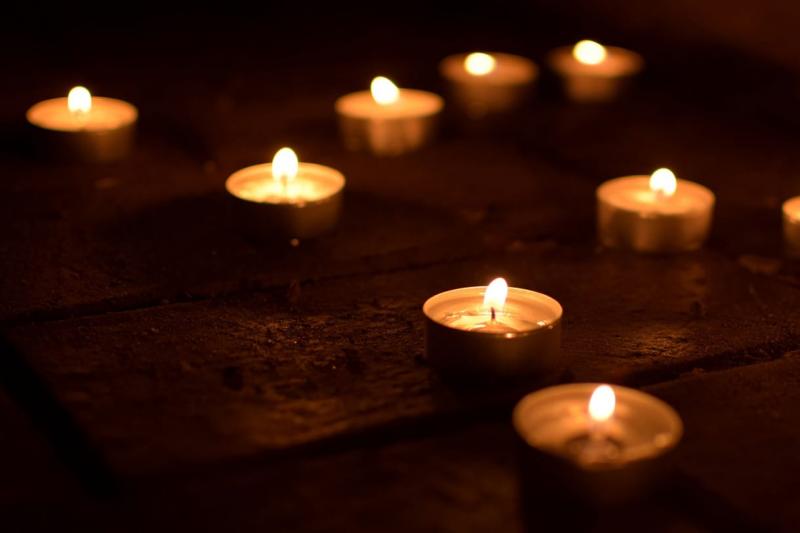 Karczag Ferenc, a Jászai Mari-díjas színművész, búcsúztatása estéjén távozott az élők sorából.