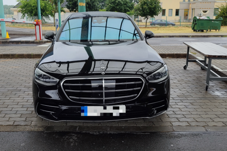 A német hatóságok keresés alatt álltak.