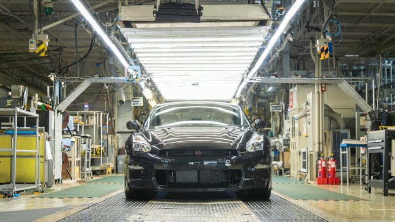 Egy korszak véget ér: megérkezett az utolsó Nissan GT-R! -- Totalcar