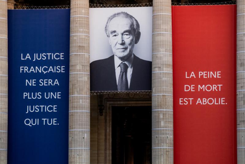 Az ünnepélyes újratemetés előtt megrázó módon meggyalázták a francia politikus sírját, aki bátor lépésével megakadályozta, hogy az ország a guillotine kegyetlen sorsára jusson.