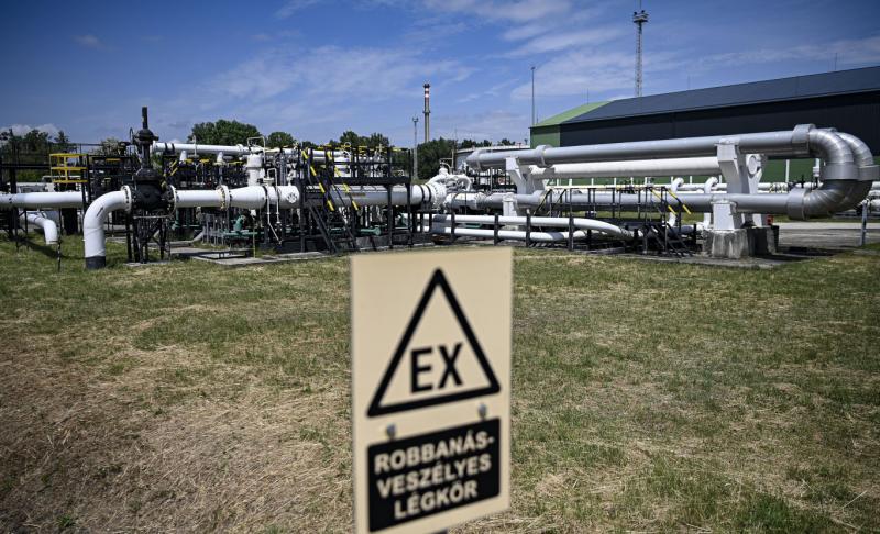Az Európai Parlament már a jövő év végére tervezett intézkedései között szerepel az orosz gáz- és olajimport teljes leállítása.