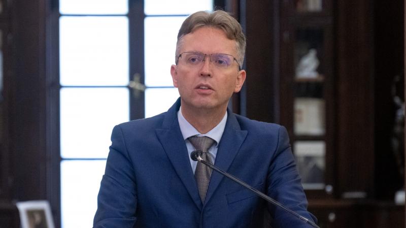 „Minden provokációt már a kezdetén meg kell állítanunk!” – nyilatkozta Hankó Balázs az ELTE-n történt zsidóellenes incidens kapcsán.